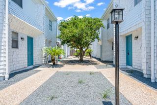 928 Postoffice 5, Galveston, TX 77550
