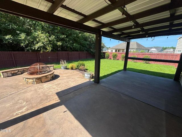 438 Roanoke Drive, Raeford, NC 28376