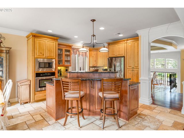 9588 Se NICHOLAS Dr, Happy Valley, OR 97086