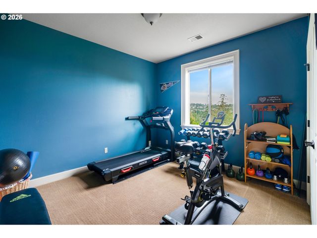 9588 Se NICHOLAS Dr, Happy Valley, OR 97086