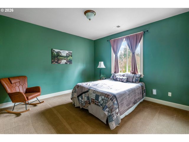 9588 Se NICHOLAS Dr, Happy Valley, OR 97086
