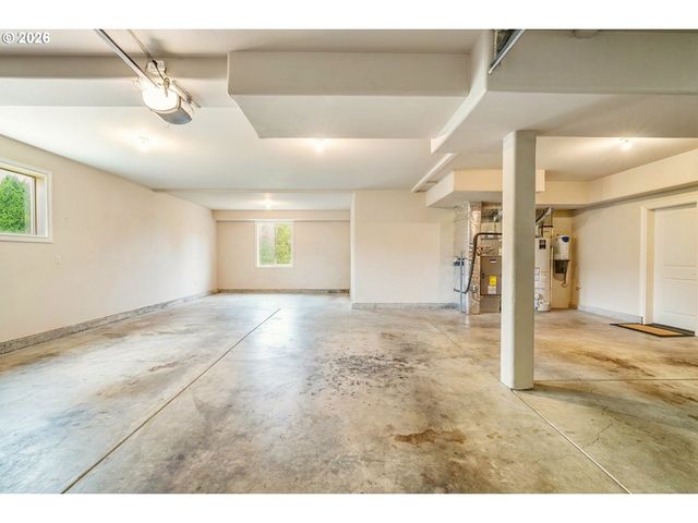 9588 Se NICHOLAS Dr, Happy Valley, OR 97086