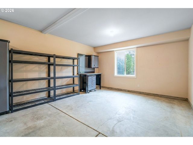 9588 Se NICHOLAS Dr, Happy Valley, OR 97086