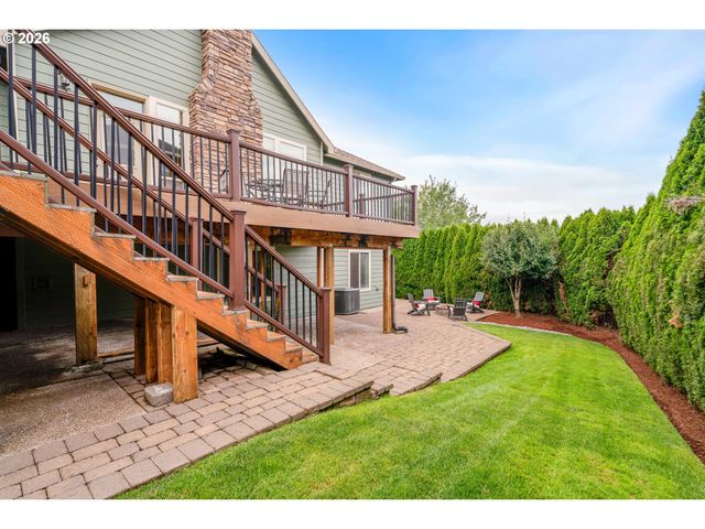 9588 Se NICHOLAS Dr, Happy Valley, OR 97086