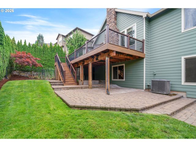 9588 Se NICHOLAS Dr, Happy Valley, OR 97086
