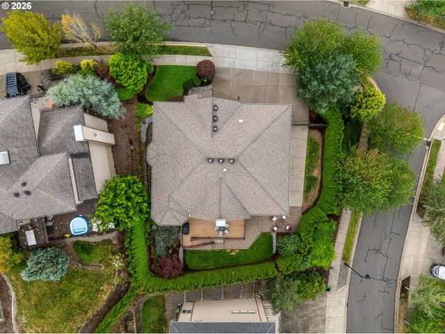 9588 Se NICHOLAS Dr, Happy Valley, OR 97086