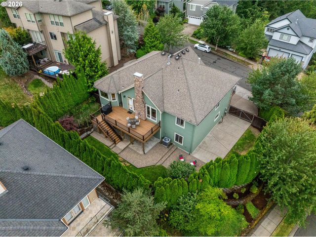 9588 Se NICHOLAS Dr, Happy Valley, OR 97086