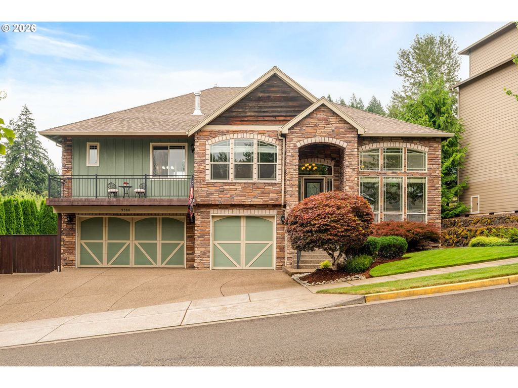 9588 Se NICHOLAS Dr, Happy Valley, OR 97086