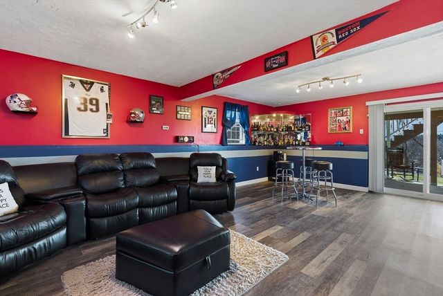 16 Princeton Rd, Hudson, MA 01749