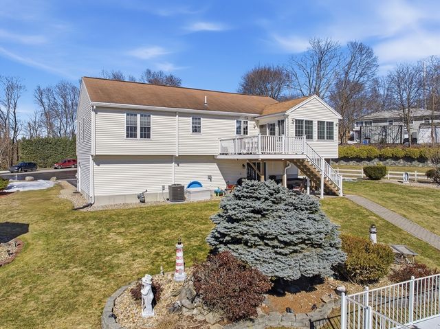 16 Princeton Rd, Hudson, MA 01749
