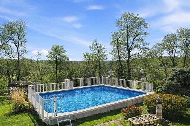 16 Princeton Rd, Hudson, MA 01749