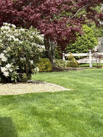 16 Princeton Rd, Hudson, MA 01749