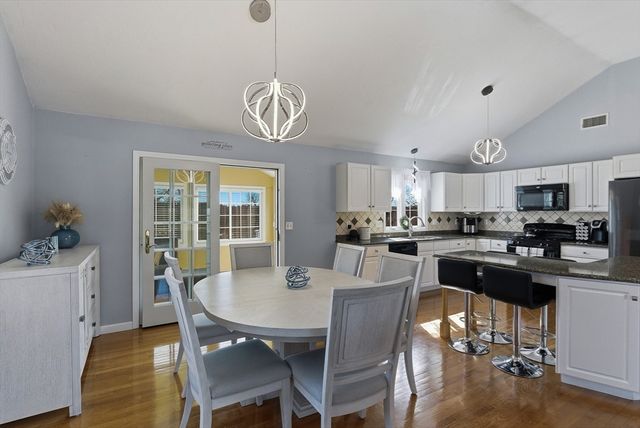 16 Princeton Rd, Hudson, MA 01749