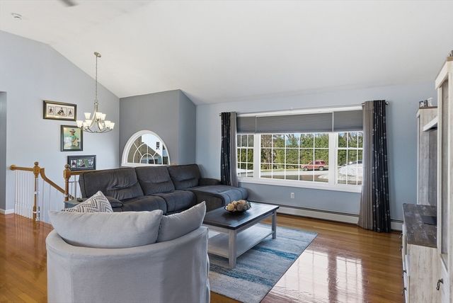 16 Princeton Rd, Hudson, MA 01749