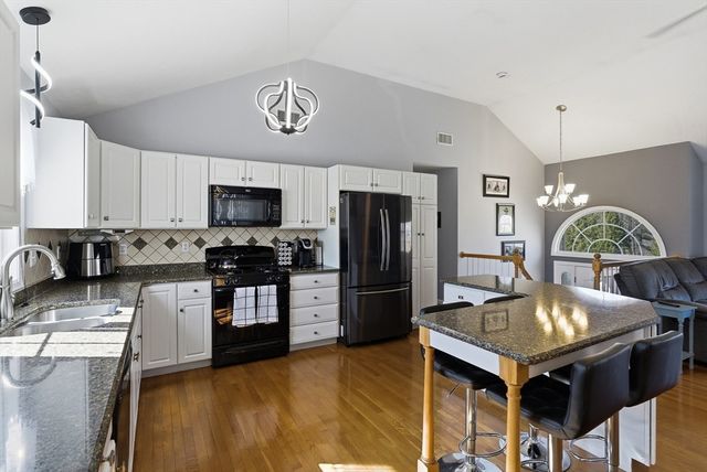 16 Princeton Rd, Hudson, MA 01749