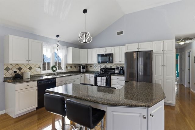 16 Princeton Rd, Hudson, MA 01749