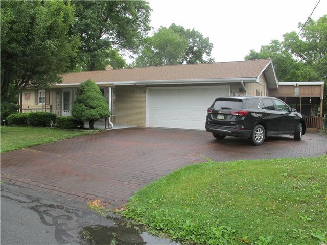 1026 Oakhurst Drive, Slatington Boro, PA 18080