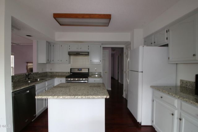 108 Foscoe Lane, Cary, NC 27513