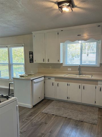 5025 Stephanie Drive, Haltom City, TX 76117