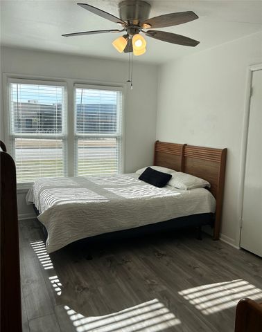 5025 Stephanie Drive, Haltom City, TX 76117