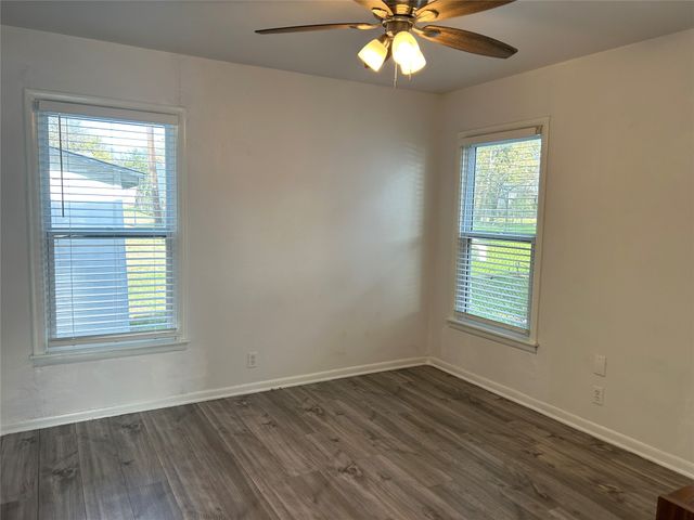 5025 Stephanie Drive, Haltom City, TX 76117