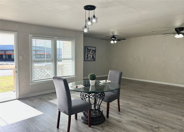 5025 Stephanie Drive, Haltom City, TX 76117