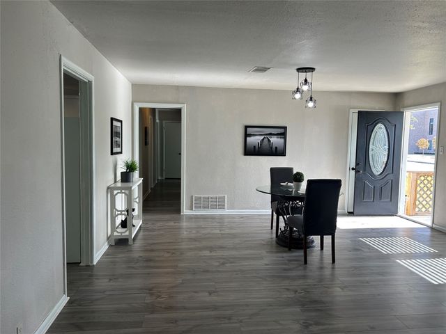 5025 Stephanie Drive, Haltom City, TX 76117