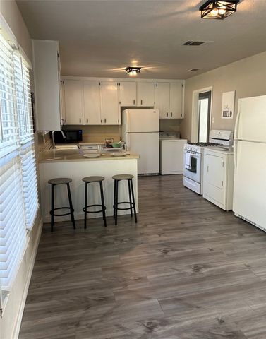 5025 Stephanie Drive, Haltom City, TX 76117