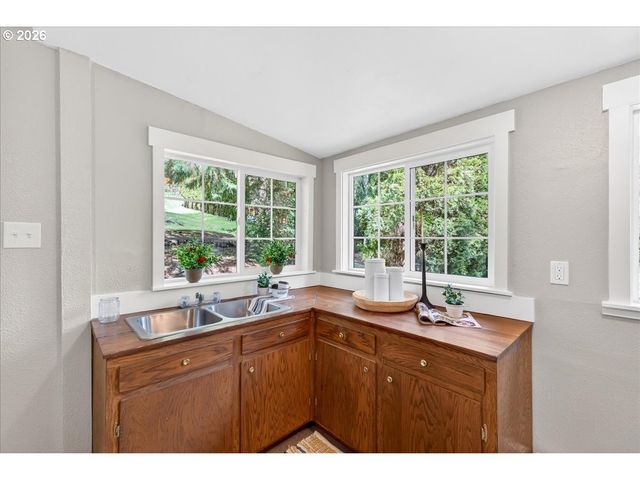 6791 Sw MILL Rd, Gaston, OR 97119