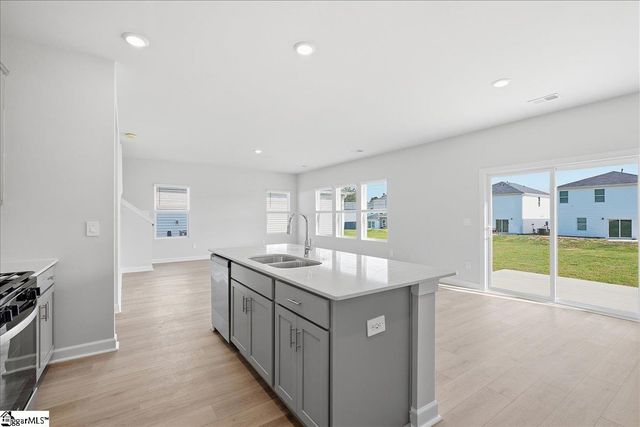 923 Rising Oak Court, Spartanburg, SC 29301