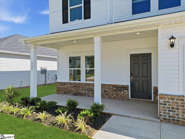 923 Rising Oak Court, Spartanburg, SC 29301