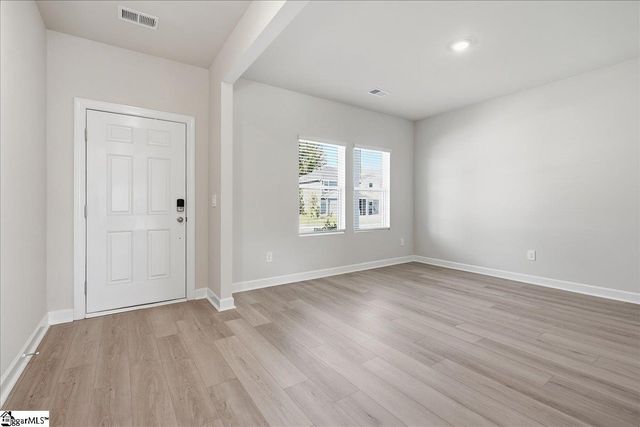 923 Rising Oak Court, Spartanburg, SC 29301