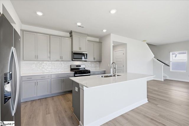 923 Rising Oak Court, Spartanburg, SC 29301