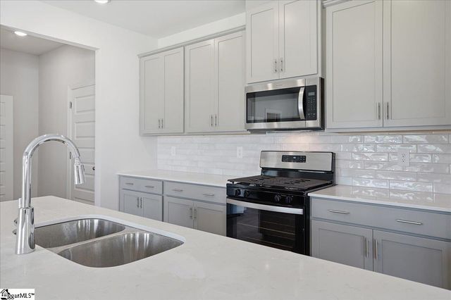 923 Rising Oak Court, Spartanburg, SC 29301