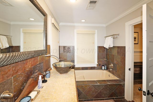 2115 S ONG Street, Amarillo, TX 79109