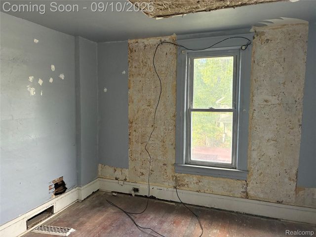 1517 Iowa Avenue, Flint, MI 48506