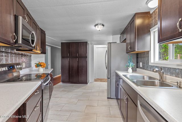 311 N Main St, Kootenai, ID 83840