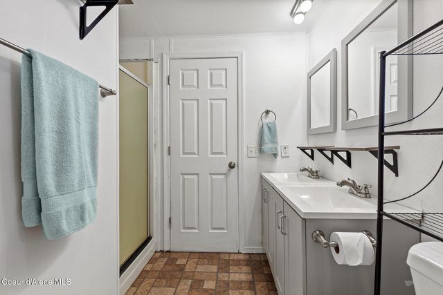 311 N Main St, Kootenai, ID 83840