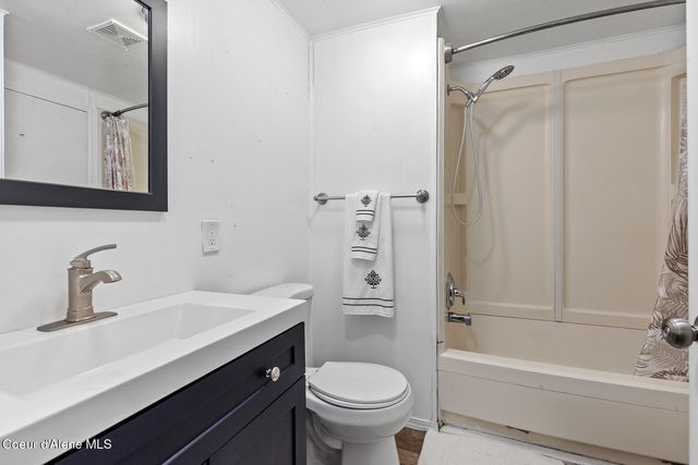 311 N Main St, Kootenai, ID 83840