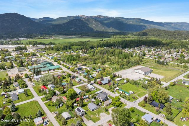 311 N Main St, Kootenai, ID 83840