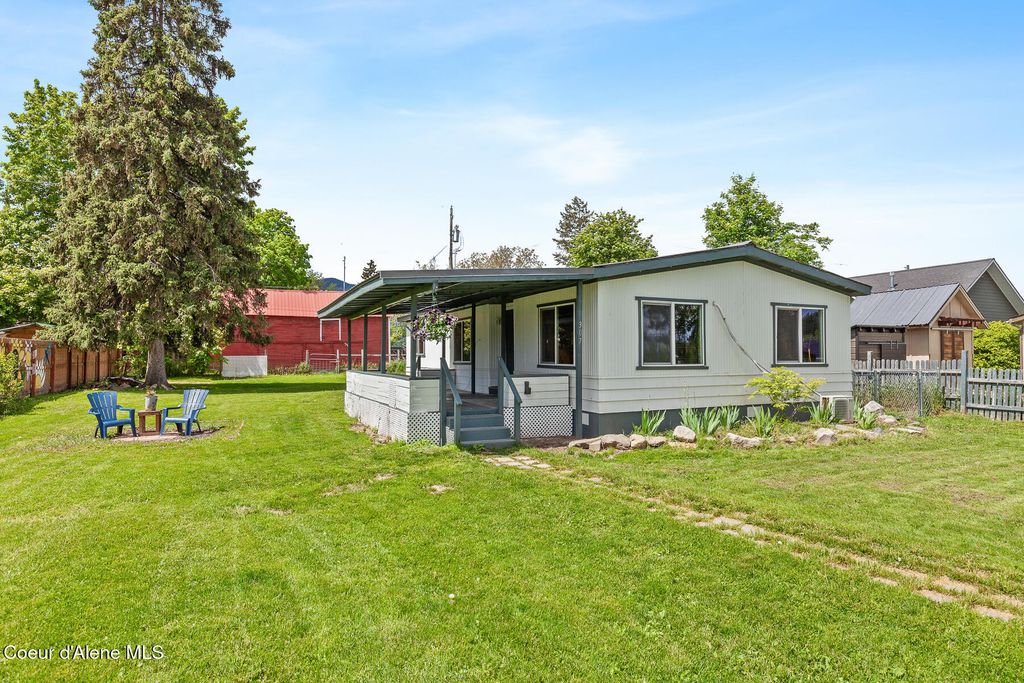 311 N Main St, Kootenai, ID 83840