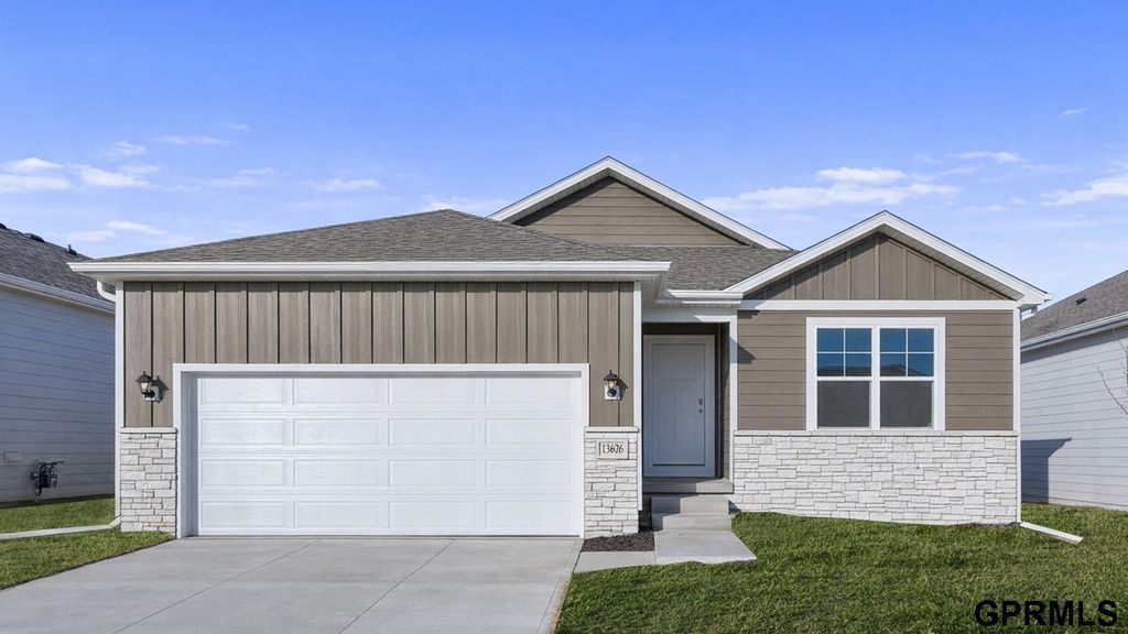 18515 Mary Street, Elkhorn, NE 68022