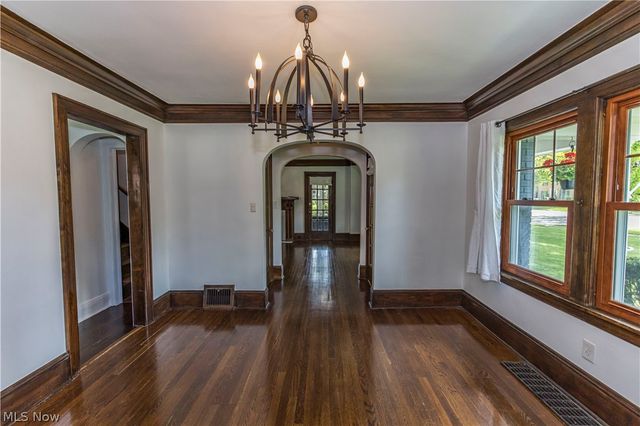 1383 Delia Avenue, Akron, OH 44320