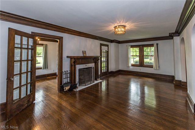 1383 Delia Avenue, Akron, OH 44320