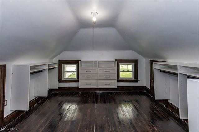 1383 Delia Avenue, Akron, OH 44320