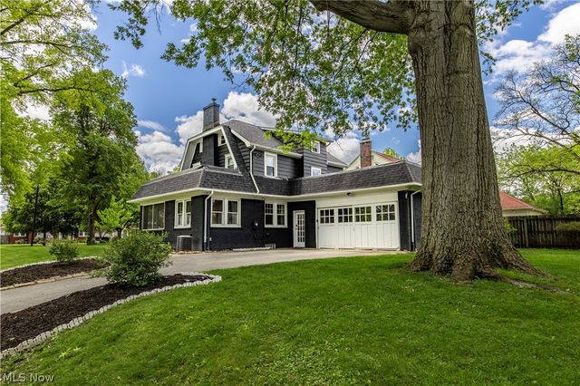 1383 Delia Avenue, Akron, OH 44320