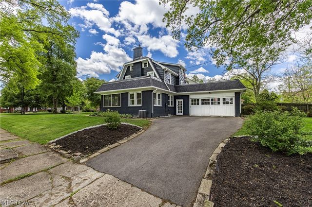 1383 Delia Avenue, Akron, OH 44320