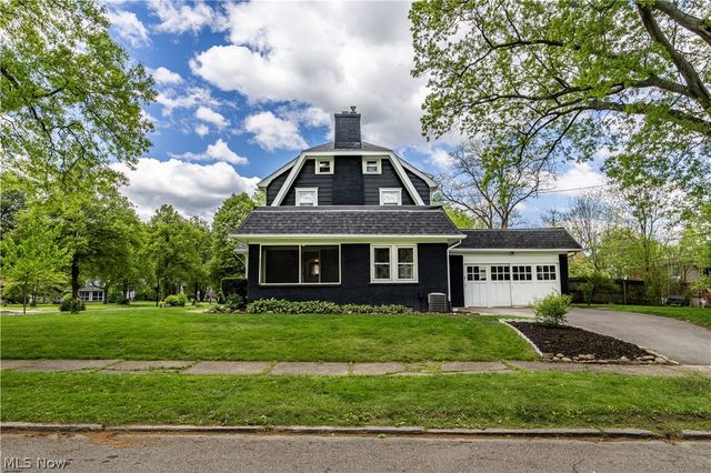 1383 Delia Avenue, Akron, OH 44320