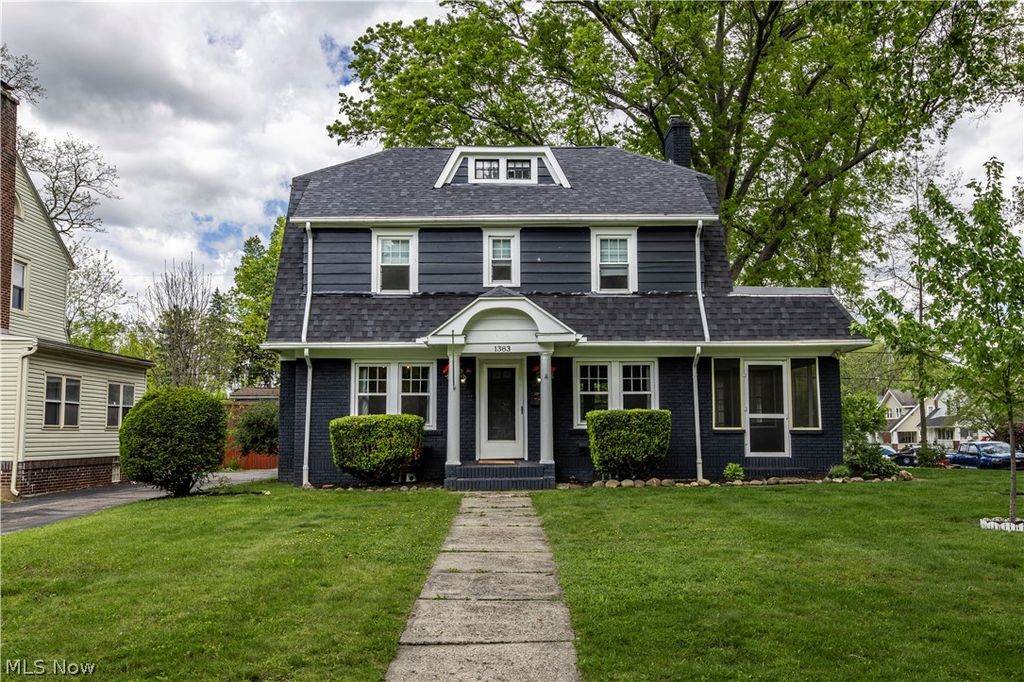 1383 Delia Avenue, Akron, OH 44320