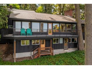275 SUNSET Dr, Eugene, OR 97403